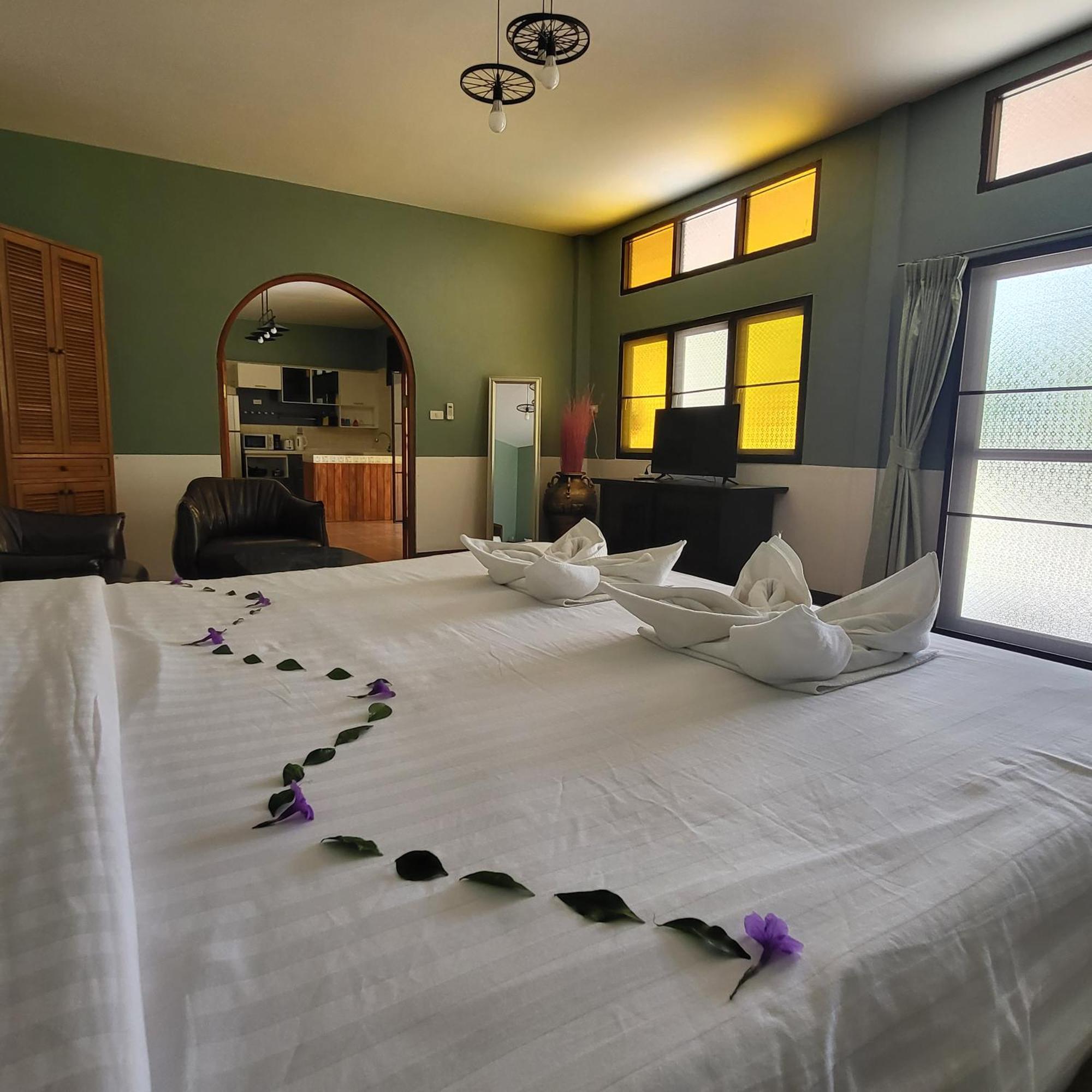 Namphung Phuket Boutique Resort Rawai Eksteriør bilde